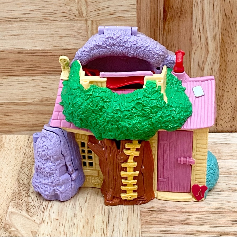 Vintage 1997 Genie Toys London England Polly Pocket  Doll House Cottage Village